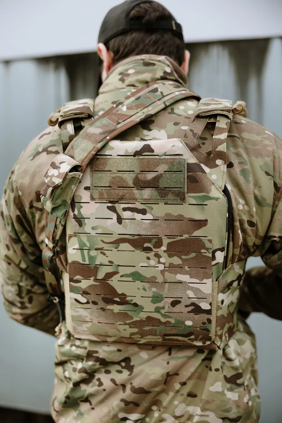 Plate carrier body armour